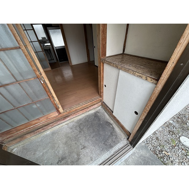 沼津市筒井町のアパートの玄関