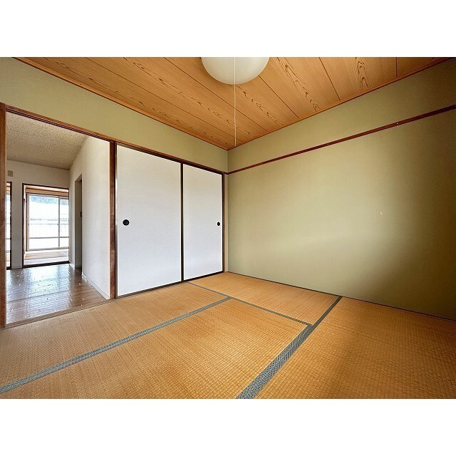 ホワイトハイツ名倉の居間・リビング
