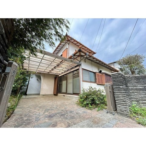 鈴木一戸建　北の駐車場