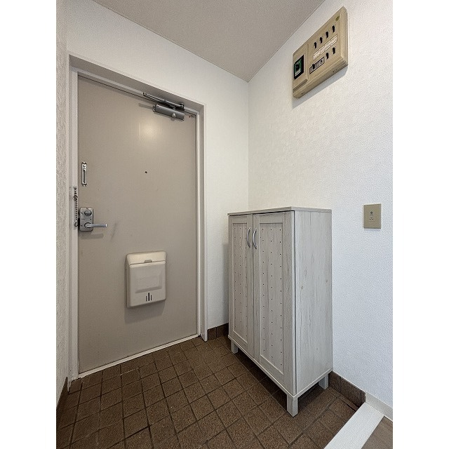 サンライフ７５の玄関