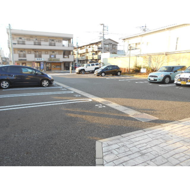 Ｃｏｍｏｄｏ　Ｓａｔｓｕｋｉの駐車場