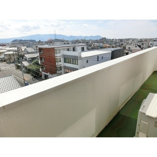 太洋ミユキハイツ　５０１のバルコニー