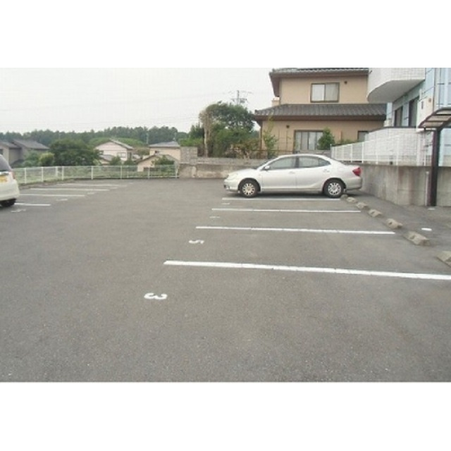 ヴィラメゾンイトウの駐車場