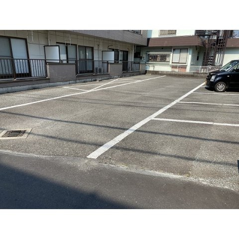 ひばりが丘マンションＤの駐車場