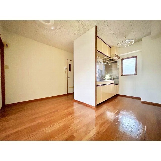 ロジュマン香貫の居間・リビング