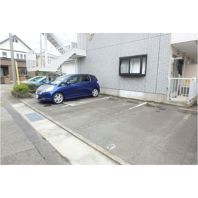 メゾン平成の駐車場