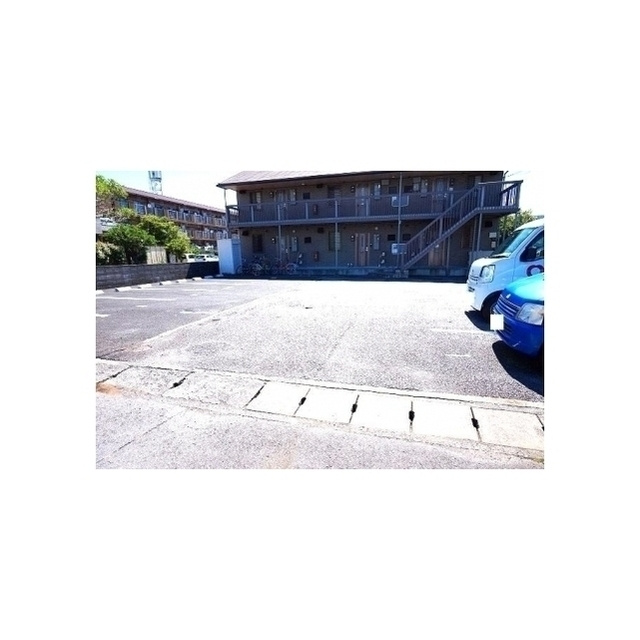 グリーンスクエアの駐車場