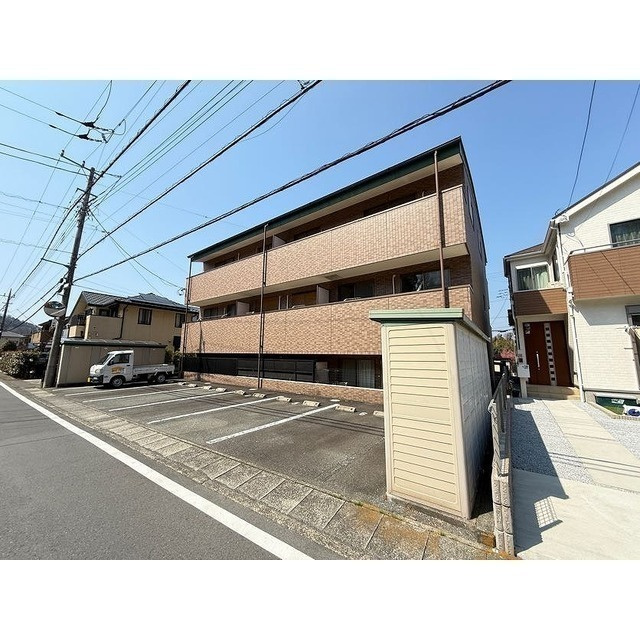 ハーフムーンの駐車場