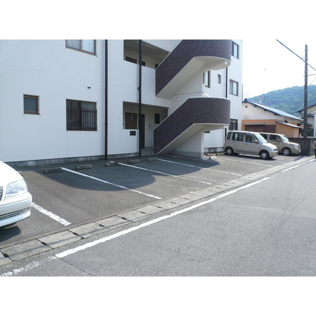 シークレフの駐車場