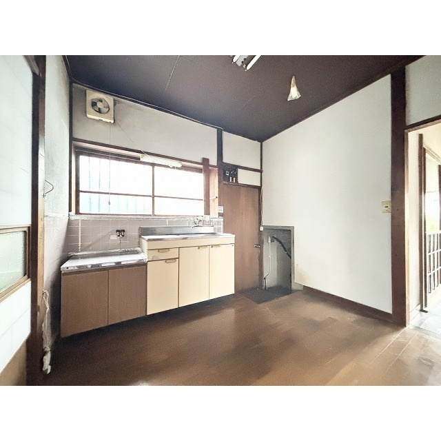 植松戸建のキッチン