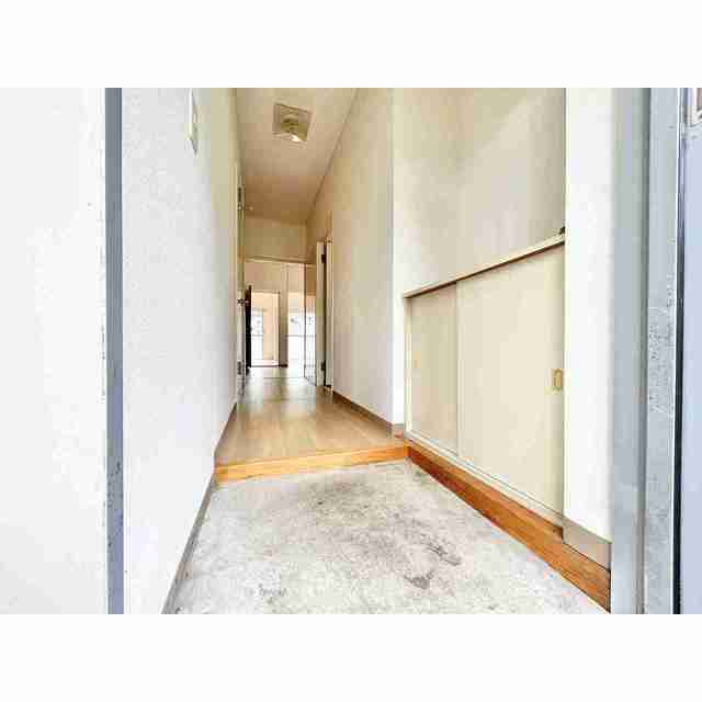 マンション名倉の玄関