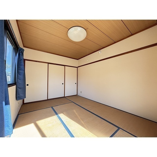 磯貝ハイツの居間・リビング