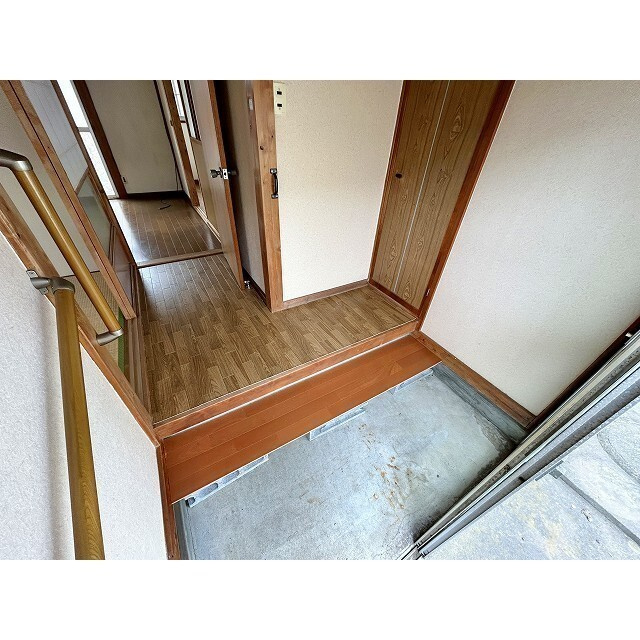 杉山戸建の玄関