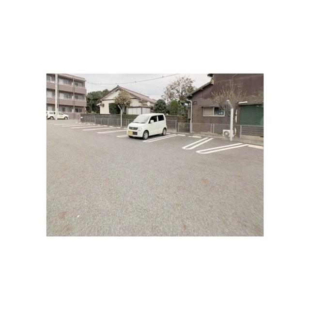 ウエスト　フィールド　Ｄ棟の駐車場