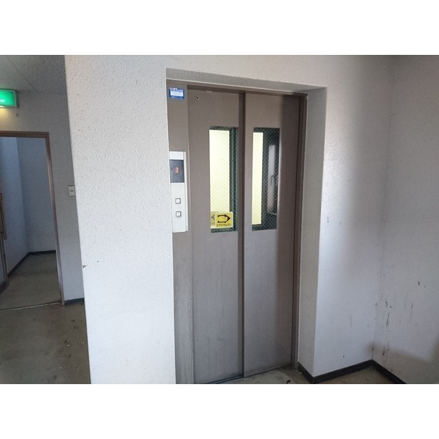 ＡＸＩＳ　ＢＬＤ５のエントランス