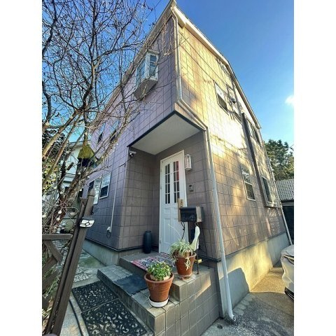 鈴木戸建のエントランス