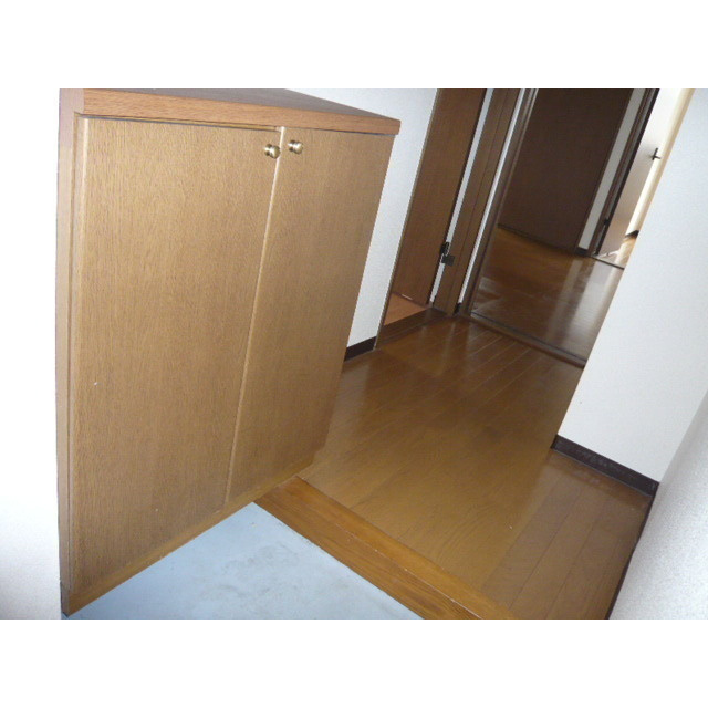 不二ハイツの玄関