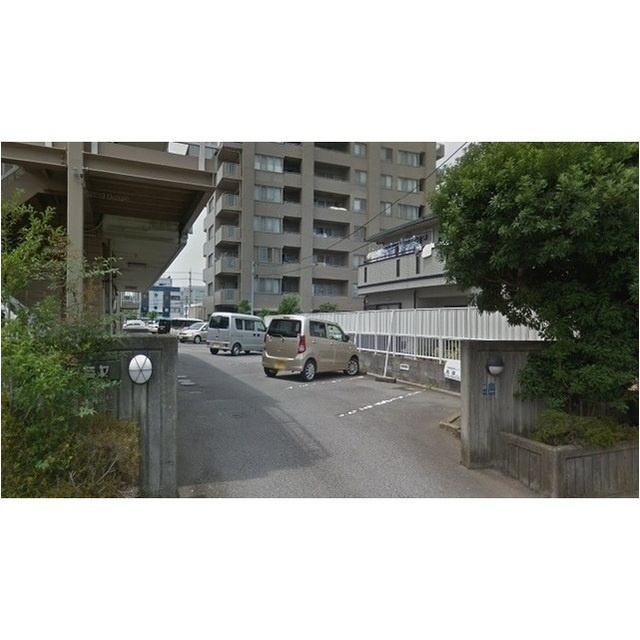 グレイスミヤ壱番館の駐車場