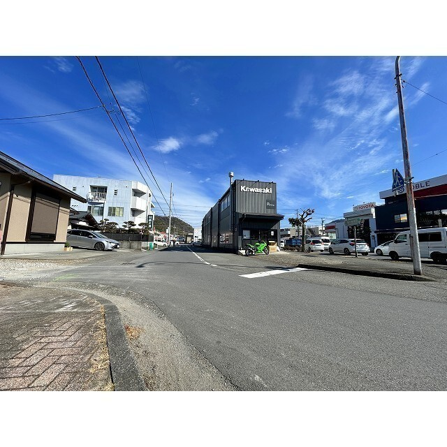 香貫山ビルの駐車場