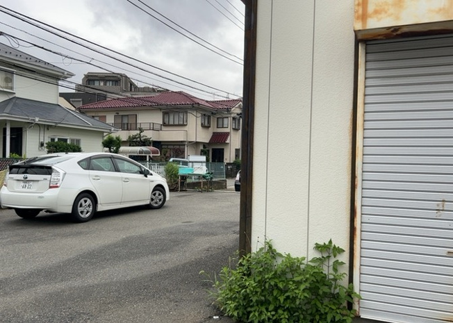 【外観】 | 人が暮らすうえで日光は大切な要素となります。日当たりの良さは譲れないポイントですね。併せて近くに大きな建築物の建築予定がないか、あるいはそれが可能な土地が近くにないか事前に確認することもお勧めします。