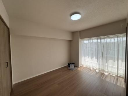 日商岩井香里ケ丘マンション　中古 マンションの洋室