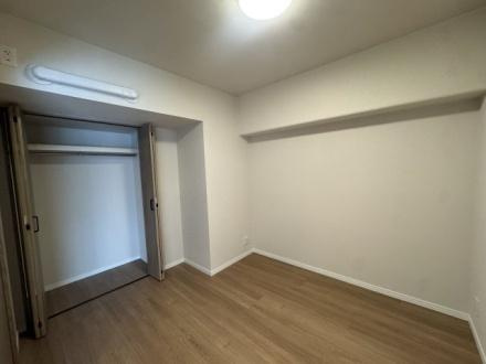 日商岩井香里ケ丘マンション　中古 マンションの洋室