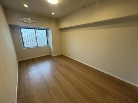 日商岩井香里ケ丘マンション　中古 マンションの洋室