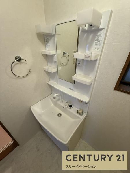 南恩加島1丁目中古戸建の独立洗面台