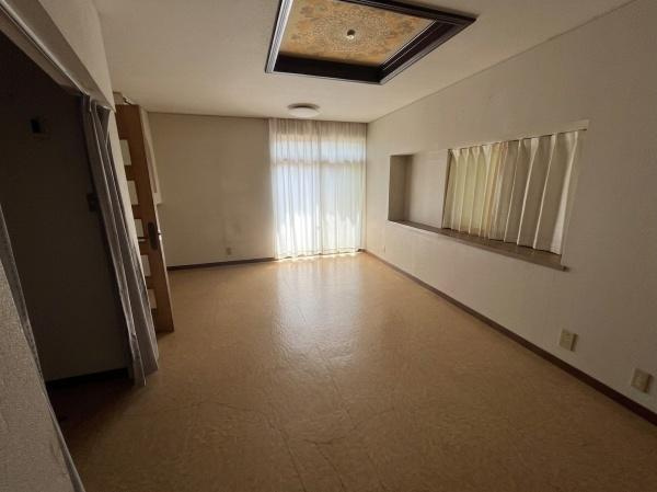 北葛城郡上牧町松里園２丁目　中古戸建の居間・リビング
