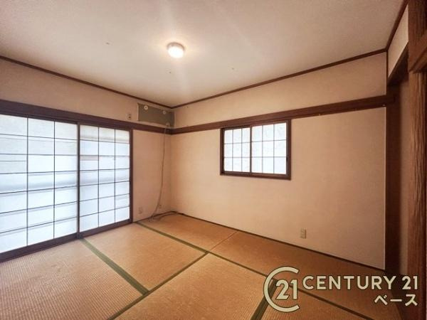 香芝市真美ヶ丘７丁目の中古テラスハウスの和室|■現地撮影写真■心和む和風空間で、ほっと一息！