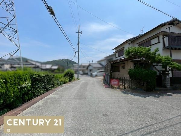和歌山市鳴神　中古戸建の前面道路含む現地写真
