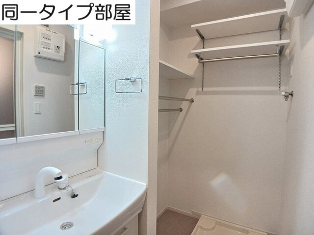 メゾン　ラヴェールの洗面所|コンパクトで使いやすい洗面所