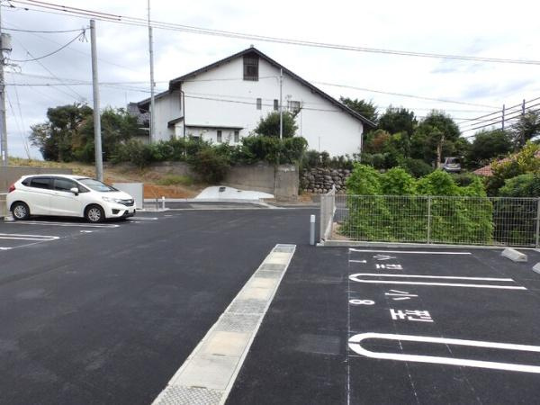 【駐車場】