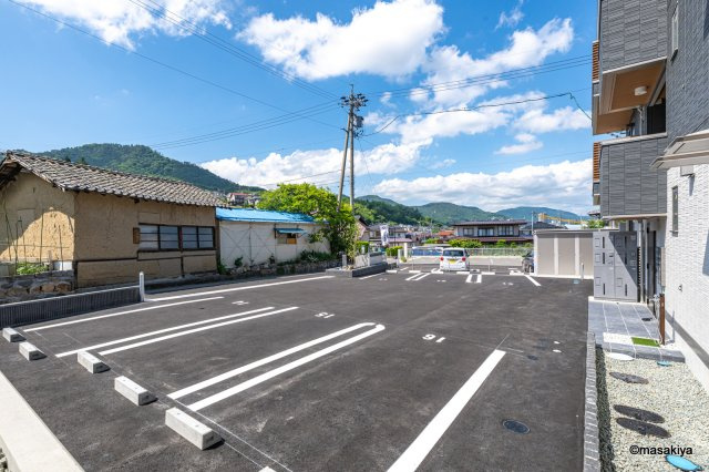 レガーロの駐車場