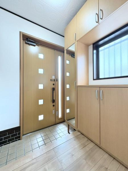 横浜市瀬谷区相沢７丁目の中古一戸建の玄関