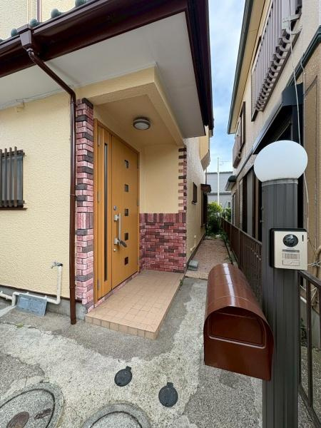 横浜市瀬谷区相沢７丁目の中古一戸建の玄関