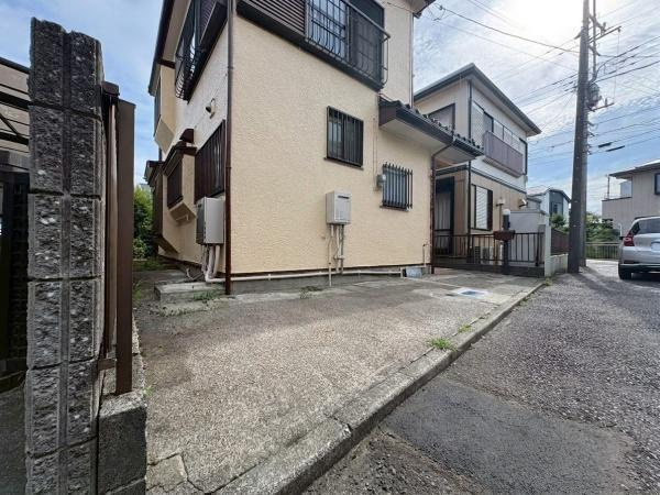 横浜市瀬谷区相沢７丁目の中古一戸建の駐車場