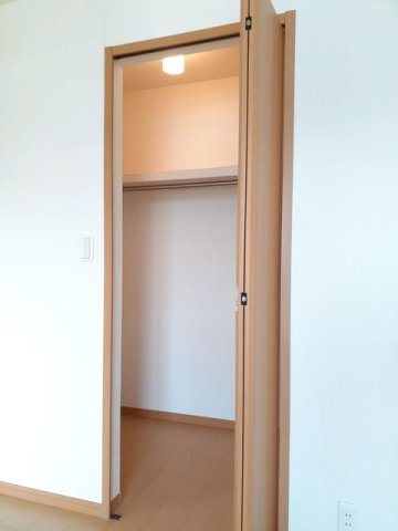富山市婦中町田島のアパートの収納
