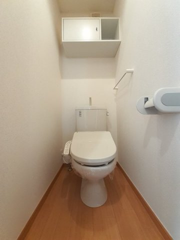 富山市婦中町田島のアパートのトイレ