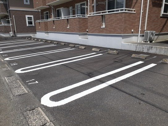 ベルメゾン中山Ａの駐車場