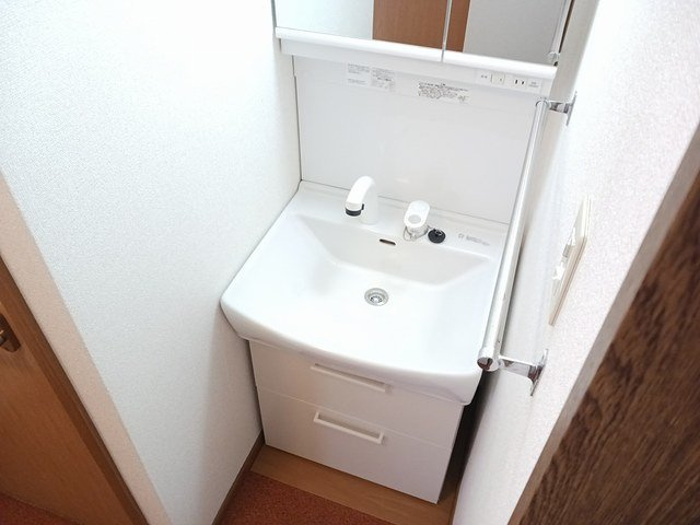 Ｋ’ｓル・クープルⅠの洗面所|コンパクトで使いやすい洗面所