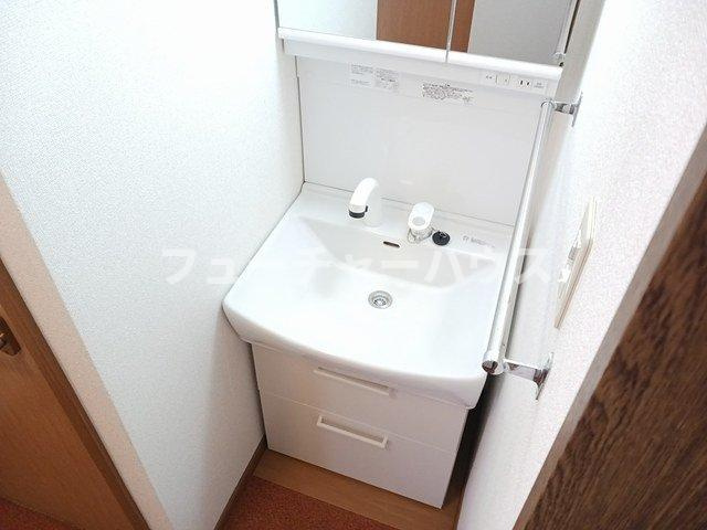 Ｋ’ｓル・クープルⅠの洗面所|コンパクトで使いやすい洗面所