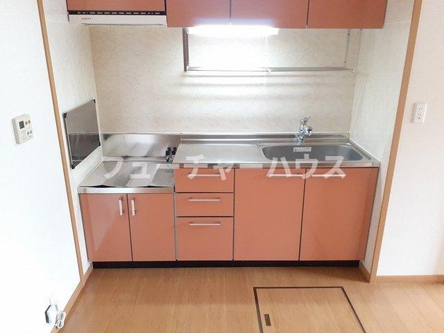 リバーコングラッツのキッチン|コンパクトなキッチンで掃除もラクラク