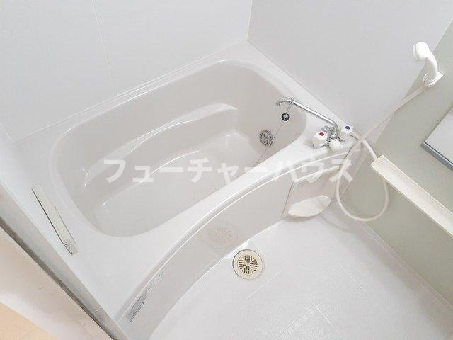リバーコングラッツの浴室|落ち着いた空間のお風呂です