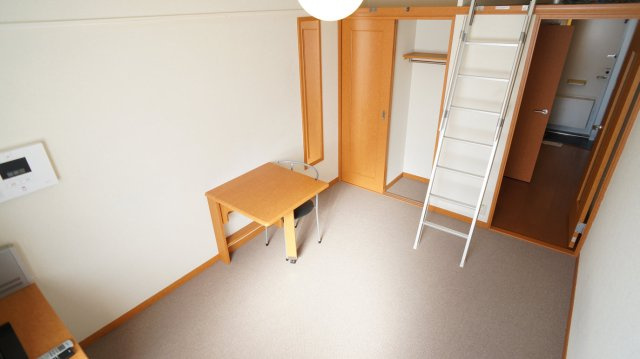 レオパレスｍｉｏ　ｐｏｓｔｏの内装|温かみのある色調でリラックスできるお部屋