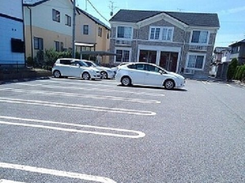 メイク・レジェンドＣの駐車場
