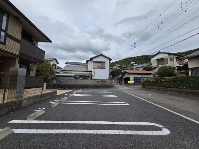 プリマヴェーラの駐車場