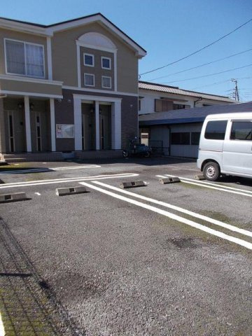 フローラルクラベールの駐車場