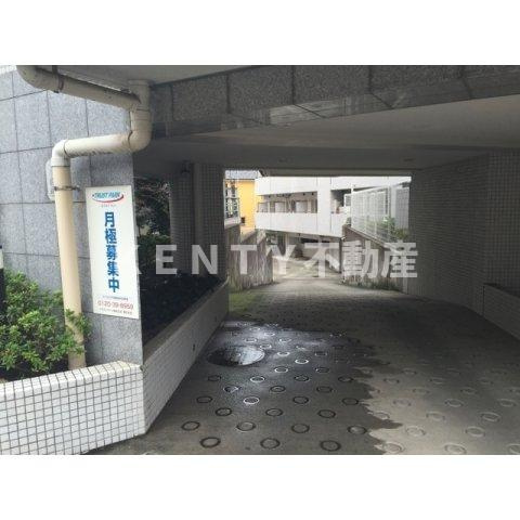 【エントランス】 | コンフォリア目黒長者丸 | 清潔なエントランスです