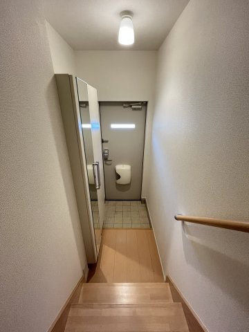 ラルーチェの玄関